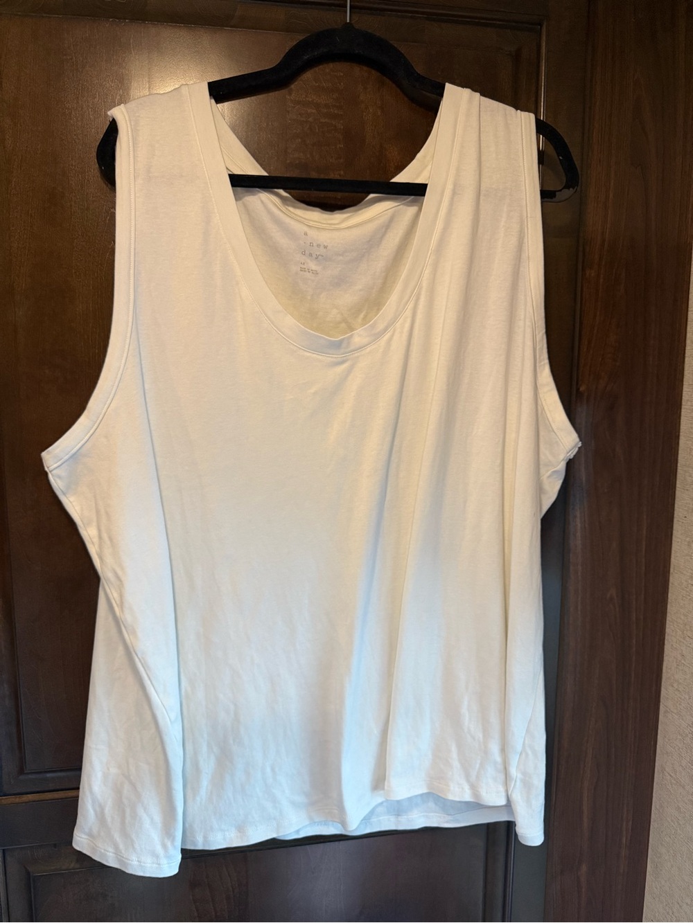 a new day White Scoop Neck Tank Top
